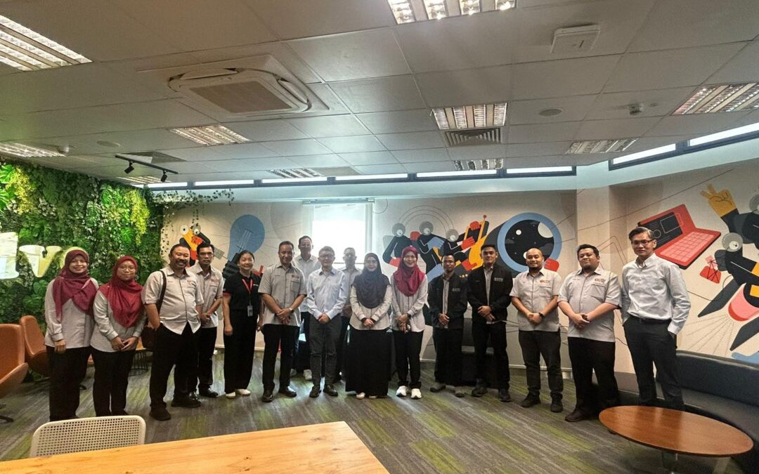 Benchmarking Visit to Makerspaces at Temasek Polytechnic and Singapore Polytechnic Strengthens UTM Launchpad Development